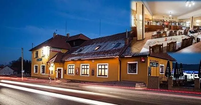Restaurace U Komina Affittacamere *